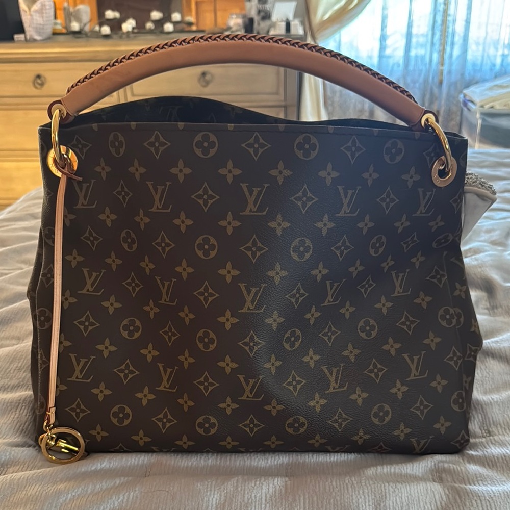 Louis Vuitton Monogram Shoulder Bag ARTSY MM
